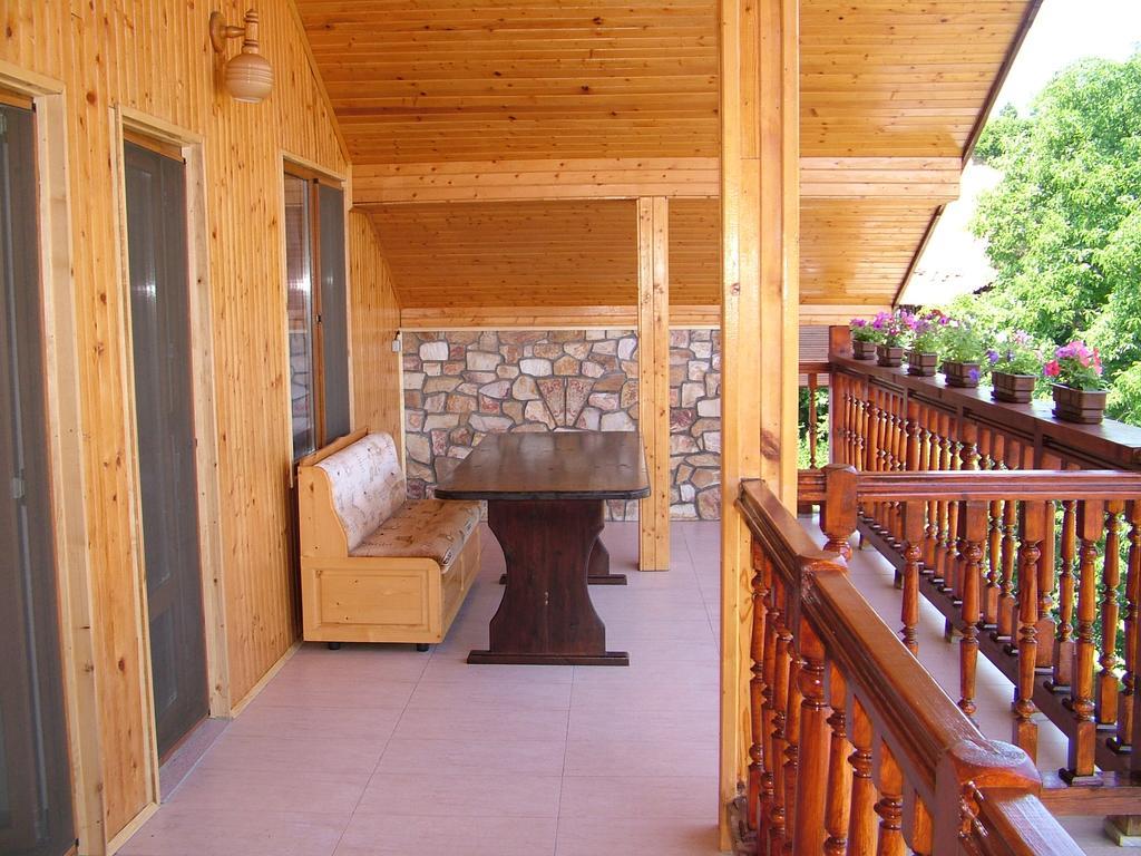 Kisiovi Apartment Dewin Exterior foto
